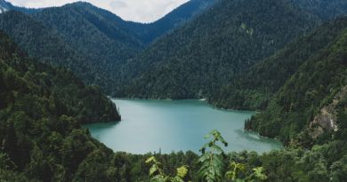 Экскурсии в Голубое озеро в Абхазии из Сочи 2023